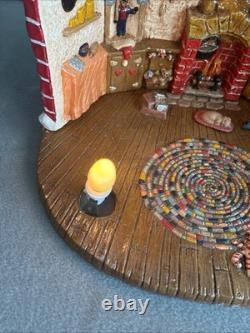 Santa's Workshop Ceramic Mold 1981 Christmas Village Christmas Tree Lighted VTG