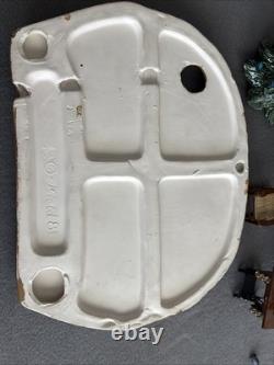 Santa's Workshop Ceramic Mold 1981 Christmas Village Christmas Tree Lighted VTG