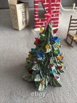 Santa's Workshop Ceramic Mold 1981 Christmas Village Christmas Tree Lighted VTG