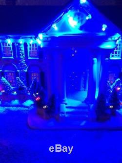 Santas Best Graceland at Christmas Light up Mansion 5 Elvis Presley Songs