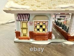 Set Of 2 Department 56 Christmas Village 2007 The Flamingo Motel & Lot 57 Court