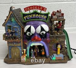 Spooky Town Chuckle's Funhouse / Lemax 2013