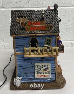 Spooky Town Chuckle's Funhouse / Lemax 2013