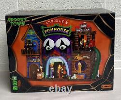 Spooky Town Chuckle's Funhouse / Lemax 2013