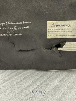 St. Nicholas Square Oktoberfest 2020 Christmas Village Ottos Pretzels With Box