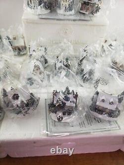 THOMAS KINKADE Cottage Winter Memories ILLUMINATED HOUSE ORNAMENTS