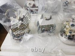 THOMAS KINKADE Cottage Winter Memories ILLUMINATED HOUSE ORNAMENTS