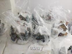 THOMAS KINKADE Cottage Winter Memories ILLUMINATED HOUSE ORNAMENTS