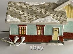 The Flamingo Motel Dept 56 799930 Snow Village Christmas Illuminated with Extras