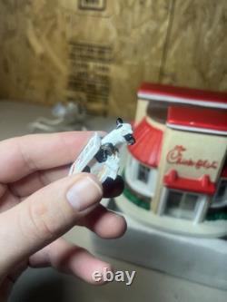 ULTRA RARE! Chick-fil-A Dept 56 like light up restaurant