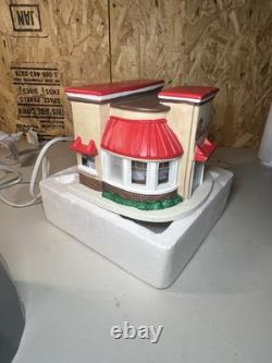 ULTRA RARE! Chick-fil-A Dept 56 like light up restaurant
