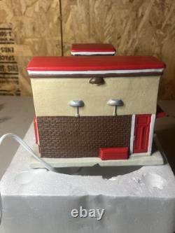ULTRA RARE! Chick-fil-A Dept 56 like light up restaurant