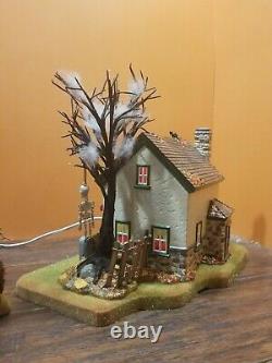 VIDEO! Dept 56 Hauntsburg House Haunted Front Yard Graveyard Halloween Village