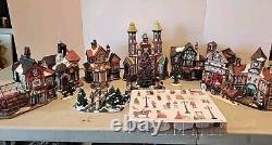 VINTAGE CHRISTMAS VILLAGE TRADITIONS 39 PIECE LIGHTED with BOX COMPLETE. G. C
