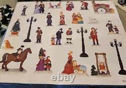 VINTAGE CHRISTMAS VILLAGE TRADITIONS 39 PIECE LIGHTED with BOX COMPLETE. G. C