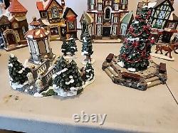 VINTAGE CHRISTMAS VILLAGE TRADITIONS 39 PIECE LIGHTED with BOX COMPLETE. G. C
