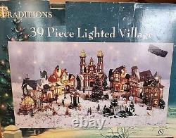VINTAGE CHRISTMAS VILLAGE TRADITIONS 39 PIECE LIGHTED with BOX COMPLETE. G. C