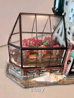 VINTAGE CHRISTMAS VILLAGE TRADITIONS 39 PIECE LIGHTED with BOX COMPLETE. G. C