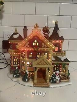 VTG 2003-Village Square- Victorian house with Santa-Fiber optic Lighting-TESTED