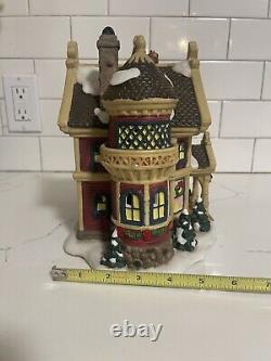 VTG 2003-Village Square- Victorian house with Santa-Fiber optic Lighting-TESTED