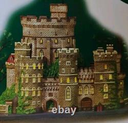 VTG Dept 56 Windsor Castle 58720 Historical Landmark Series Dickens Village 2004