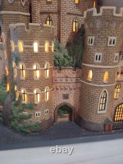 VTG Dept 56 Windsor Castle 58720 Historical Landmark Series Dickens Village 2004