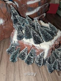 VTG Lot Lemax Christmas Village Landscape Mountain Backdrops & Platforms & Trees