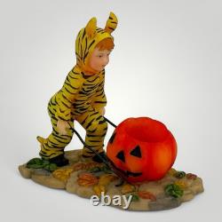 VTG O'Well Halloween Village Haunted Complete 2 Lit Houses 6 Poly Figures More