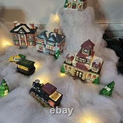 Vintage 21 Piece Christmas Village Lotus International Rare