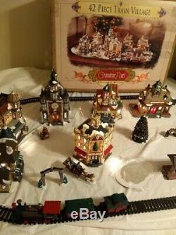 Vintage Grandeur Noel 42 piece Train Village 2001 Christmas Village, miss 2 fig