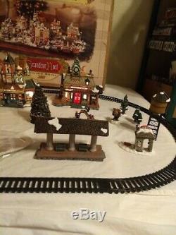 Vintage Grandeur Noel 42 piece Train Village 2001 Christmas Village, miss 2 fig