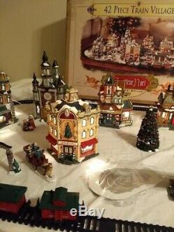 Vintage Grandeur Noel 42 piece Train Village 2001 Christmas Village, miss 2 fig