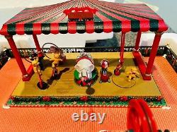 Vintage Maisto Santa's Holiday Wonderland Christmas Animated Musical Display