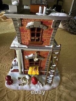 Vintage Warner Brothers Christmas Fire House Year 2000 Scooby Scrappy