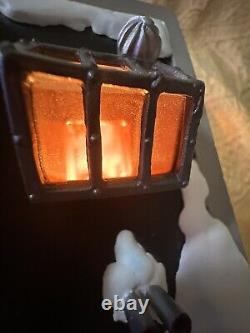 Vintage Warner Brothers Christmas Fire House Year 2000 Scooby Scrappy