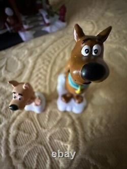 Vintage Warner Brothers Christmas Fire House Year 2000 Scooby Scrappy