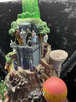 WIZARD OF OZ MOUNTAIN Hawthorne Village Masterpiece Ed Musical Turns Light READ