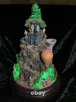 WIZARD OF OZ MOUNTAIN Hawthorne Village Masterpiece Ed Musical Turns Light READ