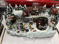 Warner Bros Studio Store Looney Tunes Musical Animated Winter Wonderland