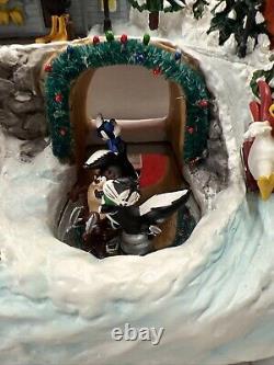 Warner Bros Studio Store Looney Tunes Musical Animated Winter Wonderland