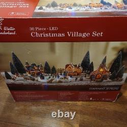 Winter Wonderland LED Christmas Village Set TESTED Incomplete Used Look At Pic