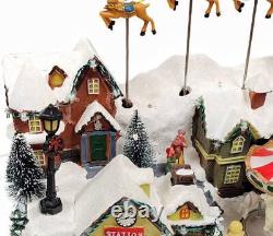Wizardi Snow-covered Village Christmas Decoration. Christmas Village F07M4-18