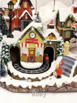 Wizardi Snow-covered Village Christmas Decoration. Christmas Village F07M4-18